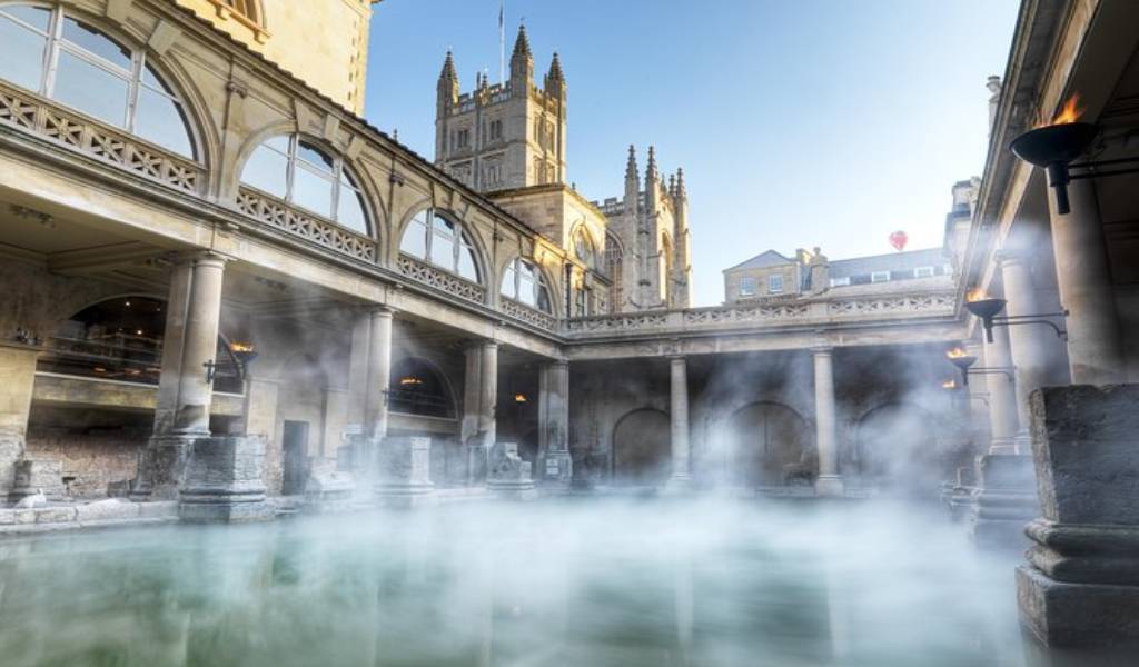 Guide to Stonehenge and Bath